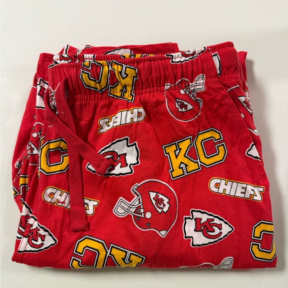 Old Navy Red NFL Team Apparel Shirt